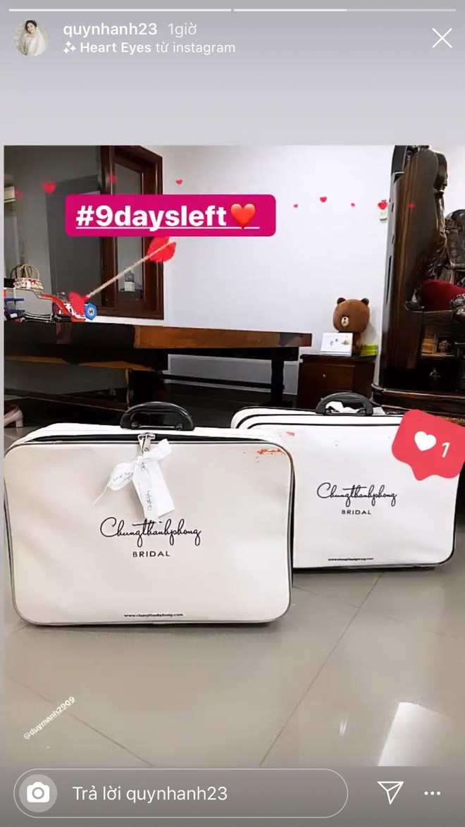 Tất cả đồ dùng trong đám cưới của cặp đôi vàng trong làng bóng đá đều được thiết kế, chuẩn bị riêng bởi các thương hiệu, nhà thiết kế nổi tiếng.