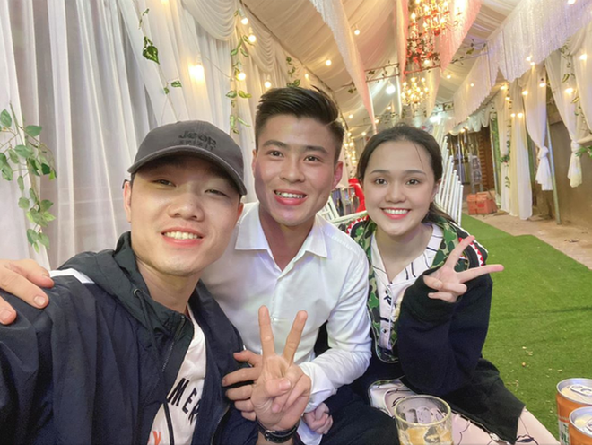 Và chắc chắn không thể thiếu những đồng đội của Duy Mạnh tại đội tuyển quốc gia và CLB Hà Nội.