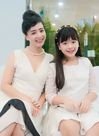 "Cô bé" Hồng Khanh ngày nào.