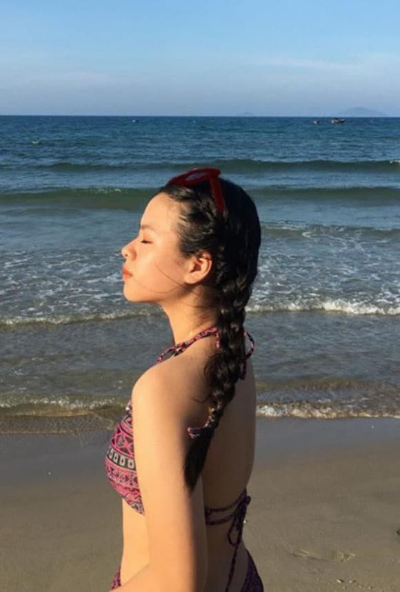 Con gái út của NSƯT Chiều Xuân hiện tại đang học khoa Thanh nhạc của Học viện Âm nhạc Quốc gia Việt Nam.