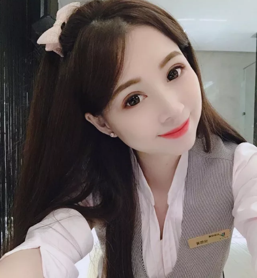Thế nhưng, khi dân tình tìm ra danh tính của nàng hot girl mạng xã hội này thì đã có khá nhiều trường hợp phải đứng hình vì nhan sắc thật sự của cô.