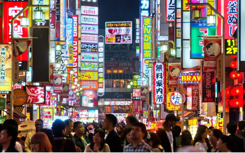 Dotonbori là con phố thương mại sầm uất bậc nhất Osaka, có từ thời Edo đến nay. Chính vì sự đông đúc, nhộn nhịp này nên đây có thể là điều kiện để dịch bệnh Sars-CoV-2 bùng phát.