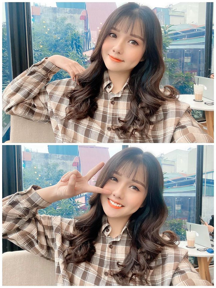 Tốt nghiệp trường Cao đẳng Dược Hà Nội thế nhưng hiện nay, Khánh Huyền lại không làm công việc liên quan đến ngành học của mình.