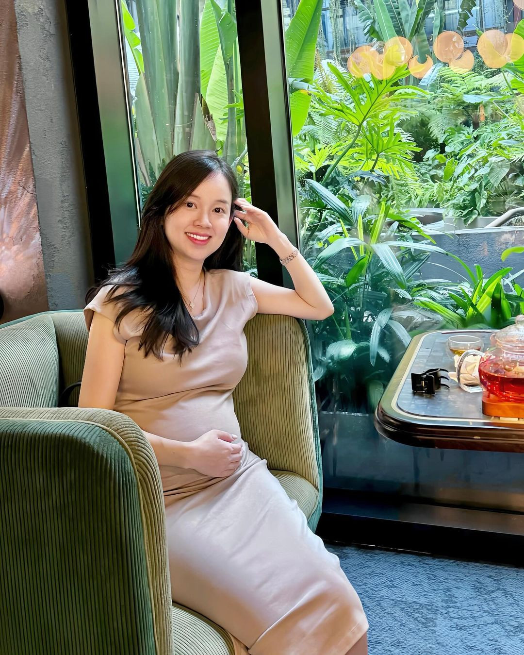 Cuoc song hien tai cuu hot girl tung bi bo roi khi mang bau