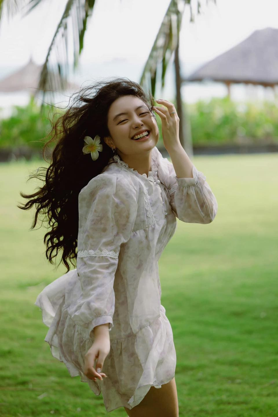 Năm 2014, chương trình Bố ơi mình đi đâu thế? phát sóng mùa đầu tiên, thu hút sự quan tâm của đông đảo khán giả. Trong dàn sao nhí tham gia chương trình năm ấy, bé Suti (tên thật là Lê Gia An) - con gái của nhạc sĩ Minh Khang và siêu mẫu Thúy Hạnh nhận được nhiều sự yêu mến khi sở hữu ngoại hình xinh xắn, dù có chút mũm mĩm nhưng rất đáng yêu.