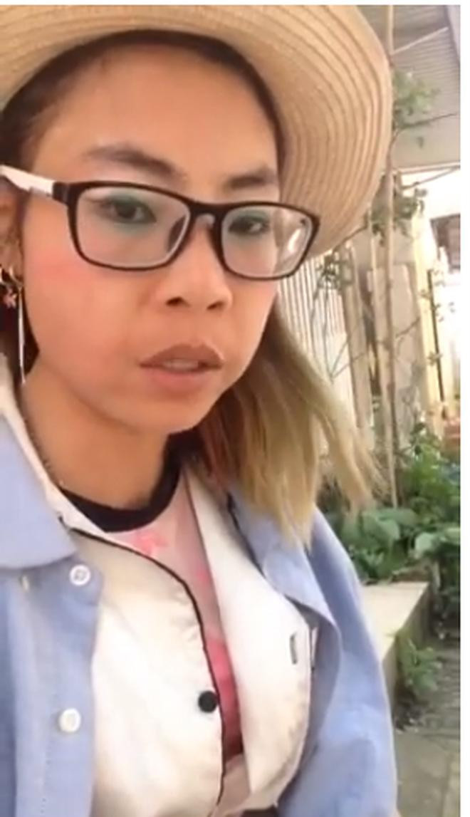 Năm 2017, Bella sinh con trai rồi bắt đầu mang con đi khắp mọi nơi. Cô bị cộng đồng mạng lên án dữ dội bởi hút thuốc trong thời gian ở cữ, mang con trai chưa đầy tháng đi lang thang ngoài đường.