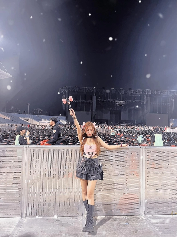 Trên mạng xã hội, Phương Anh gây ấn tượng với vẻ ngoài xinh xắn rạng rỡ, đặc biệt là nụ cười răng khểnh dễ thương.