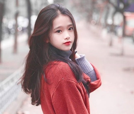 Trường hợp của Trần Thanh Tâm khiến nhiều người nhớ đến hot girl Hà Thành Linh Ka 3 năm về trước. Cô nàng sinh năm 2002 nổi lên nhờ clip cover Em gái mưa của ca sĩ Hương Tràm năm 2017 và cũng gây tranh cãi trên mạng xã hội.