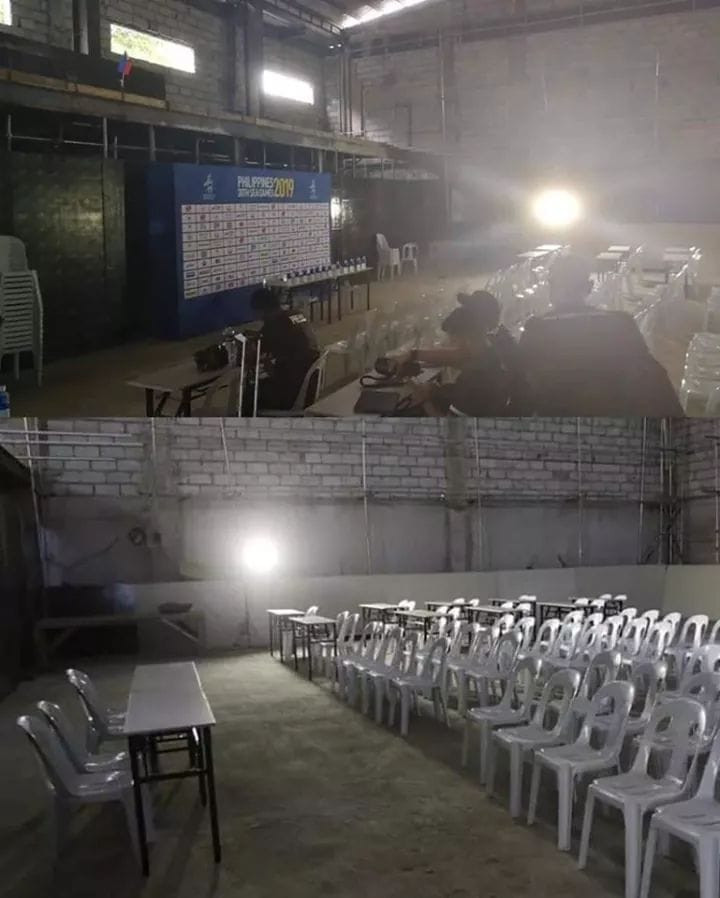 Ngày hôm qua, những hình ảnh trong phòng họp báo tại SEA Games 30 được chia sẻ trên mạng xã hội khiến ai cũng phải "choáng" bởi trông quá nghèo nàn, đơn giản. Buổi họp báo được tổ chức trong 1 căn phòng của ngôi nhà xây chưa hoàn thiện, leo lét ánh đèn và đoàn thể thao các nước được sắp xếp ngồi...ghế nhựa.