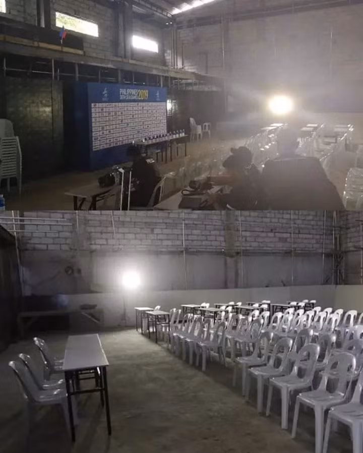 Ngày hôm qua, những hình ảnh trong phòng họp báo tại SEA Games 30 được chia sẻ trên mạng xã hội khiến ai cũng phải "choáng" bởi trông quá nghèo nàn, đơn giản. Buổi họp báo được tổ chức trong 1 căn phòng của ngôi nhà xây chưa hoàn thiện, leo lét ánh đèn và đoàn thể thao các nước được sắp xếp ngồi...ghế nhựa.