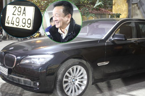 Không khoe khoang phương tiện đi lại nhưng hiện tại bầu Hiển đi chiếc BMW 760i giá không dưới 5 tỷ đồng.