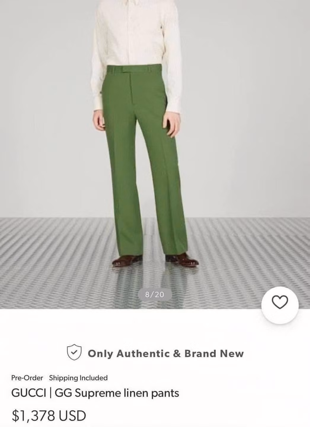 Set trang phục 2 mảnh bao gồm Wool Gabardine Formal Jacket giá 3.200 USD và Wool Gabardine Pant giá 1.300 USD. Như vậy, tổng giá trị bộ đồ là 4.500 USD, được bán gộp hoặc tách set.