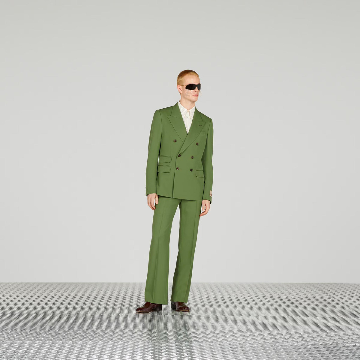 Hay vừa mới đây, một thiết kế của thương hiệu Gucci tựa tựa như những bộ quân phục ở Việt Nam khiến nhiều người quan tâm.