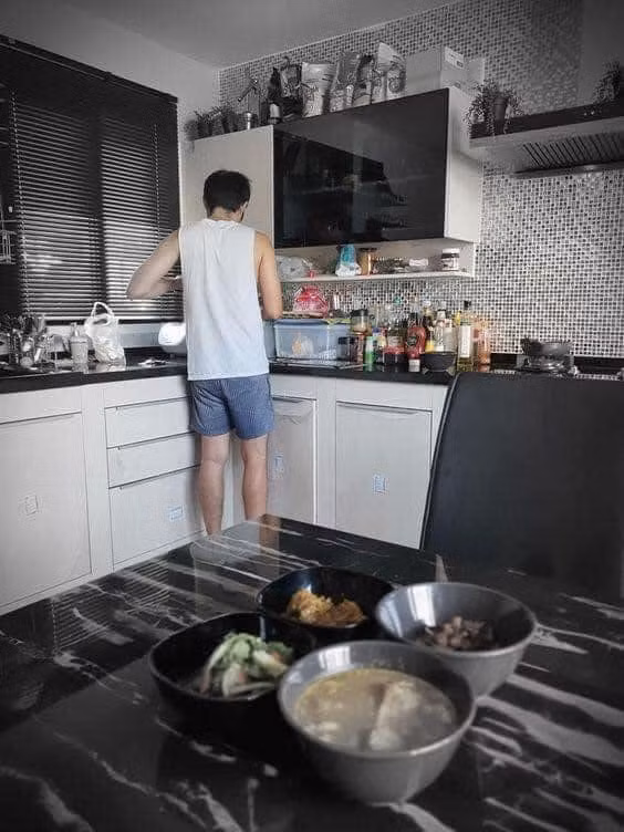 Những mâm cơm không quá cầu kỳ nhưng làm chị em ấm lòng hơn bao giờ hết.