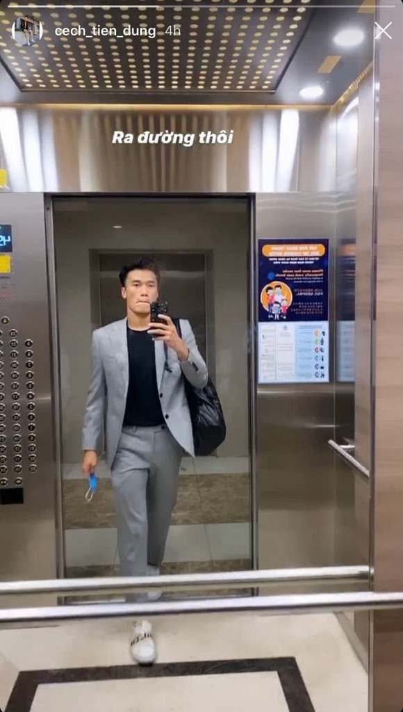 Đến nay, chàng thủ môn này vẫn sở hữu hơn 3 triệu người theo dõi. Tuy nhiên, tần suất xuất hiện trên mạng của thủ môn Bùi Tiến Dũng không nhiều như trước.