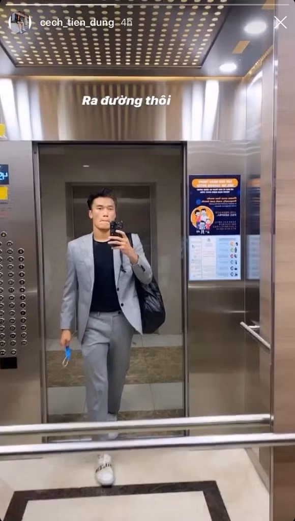 Đến nay, chàng thủ môn này vẫn sở hữu hơn 3 triệu người theo dõi. Tuy nhiên, tần suất xuất hiện trên mạng của thủ môn Bùi Tiến Dũng không nhiều như trước.