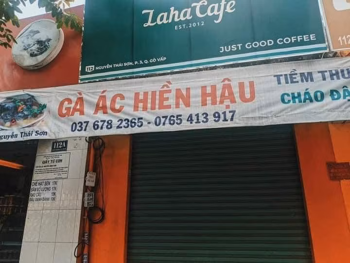 Gà ác nhưng lại...hiền hậu.