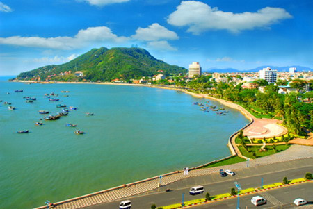 Vũng Tàu cách thành phố Hồ Chí Minh 125km về hướng Đông Nam.