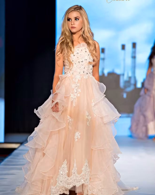 Cô từng chia sẻ về lý do mình quyết định dừng lại trong cuộc phỏng vấn với tờ ET Today năm 2016: "Tôi dần cảm thấy mình không muốn theo đuổi những thứ đó nữa. Một phần vì tuổi của tôi không còn phù hợp với các chương trình nhan sắc nhí, và tôi cũng ghét cảm giác phải dùng keo xịt tóc quá nhiều". Eden hy vọng cô có thể dành thời gian làm những kế hoạch khác mới mẻ, thú vị hơn.