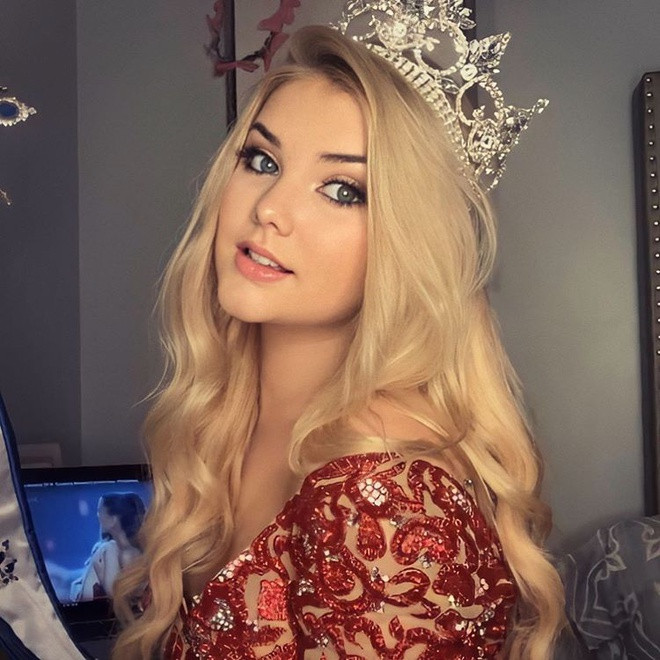 Được mẹ cho tham gia nhiều cuộc thi nhan sắc từ khi mới hơn 1 tuổi và giành nhiều thành tích, song hào quang của Eden khiến nhiều người tranh cãi khi cho rằng cô bị "đánh cắp tuổi thơ", là "tài năng chín ép".