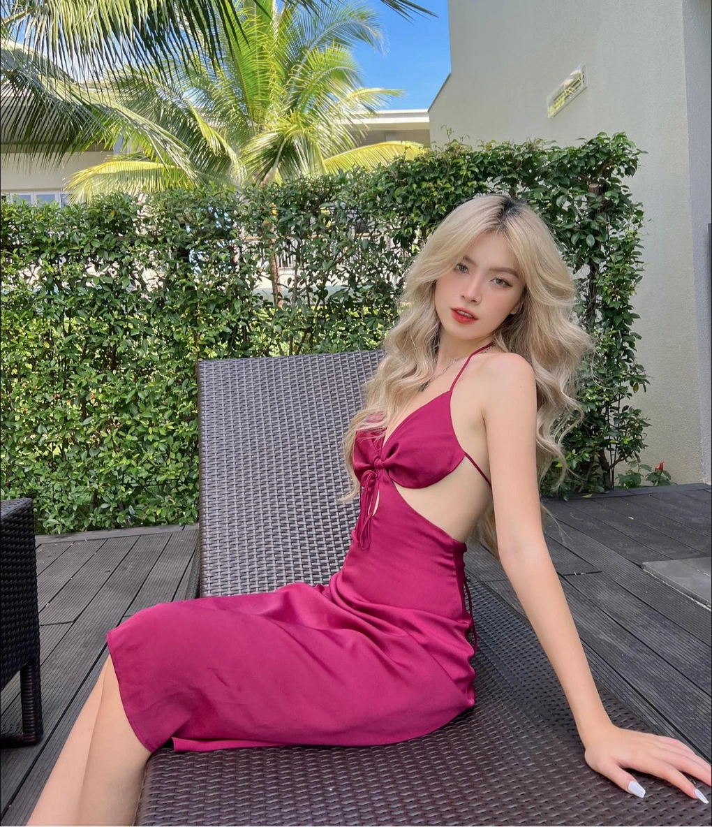 Thụy Hân từng đạt thành tích cao thứ hai trong đợt bảo vệ đồ án tốt nghiệp ngành Thiết kế thời trang tại Đại học Kiến trúc TPHCM.