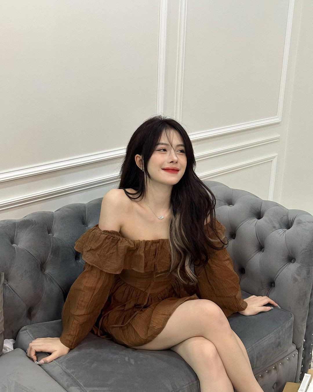 Võ Nữ Ngân Hà (SN 2003, TPHCM) có hơn 6,7 triệu người theo dõi trang Tiktok cá nhân. Mỗi clip cô đăng lên đều thu hút rất nhiều lượt tương tác.