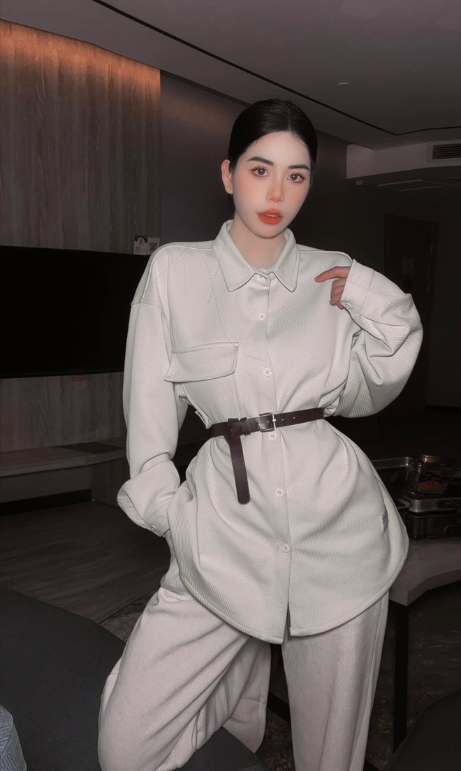 Hiện tại, cô là một trong những cái tên Tiktoker có doanh số khủng nhất sàn thương mại này. Những sản phẩm của cô là những đặc sản thường thấy đến từ các vùng như Tân Cương, Tây Tạng...