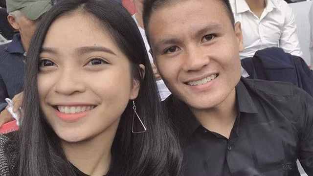 Trong khi đó, Nhật Lê liên tục khiến dân mạng thắc mắc vì những status ẩn ý chuyện chia tay, từ buồn bã, tâm trạng đến muốn cầu tình duyên, sẵn sàng cho khởi đầu mới.