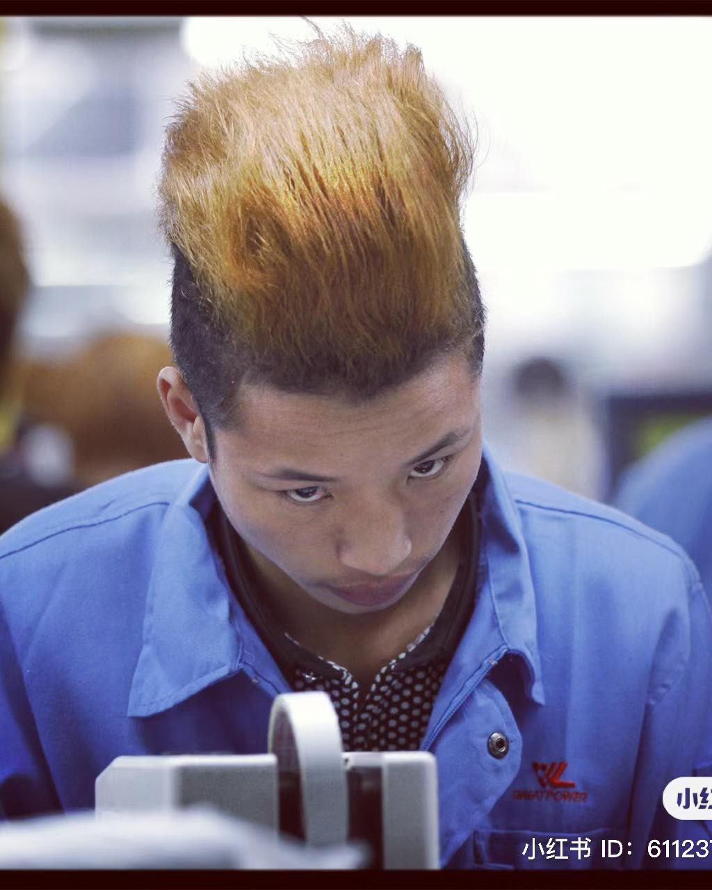 Làm được kiểu tóc này ngày xưa chắc cũng phải là 1 "dân chơi thứ thiệt".