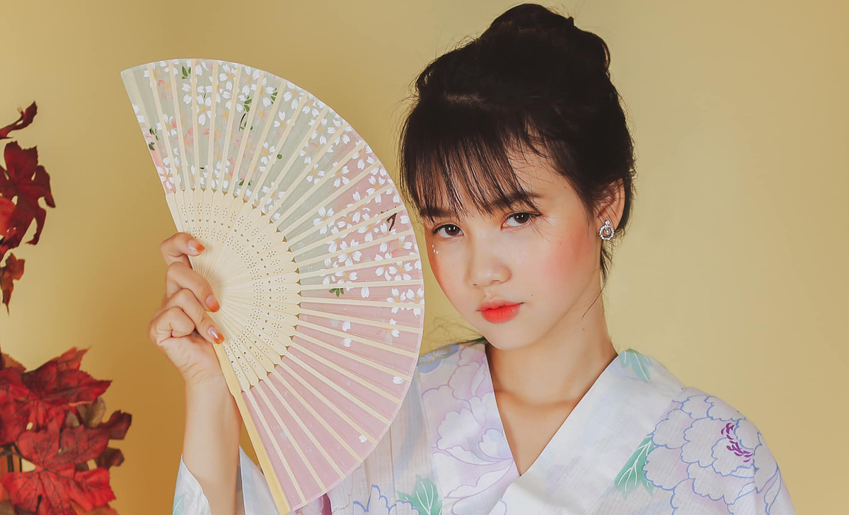 "Trong đội hình U23 Việt Nam, mình hâm mộ nhất là cầu thủ Hà Đức Chinh. Ở những lượt trận sau, nếu có cơ hội mình nhất định sẽ tiếp tục tới sân cổ vũ đội nhà" - Hot girl 9X chia sẻ.