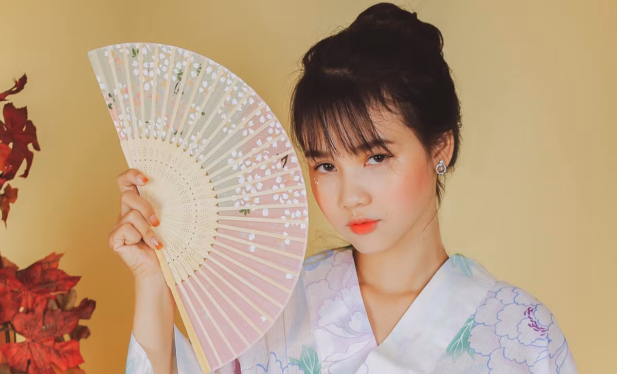 "Trong đội hình U23 Việt Nam, mình hâm mộ nhất là cầu thủ Hà Đức Chinh. Ở những lượt trận sau, nếu có cơ hội mình nhất định sẽ tiếp tục tới sân cổ vũ đội nhà" - Hot girl 9X chia sẻ.