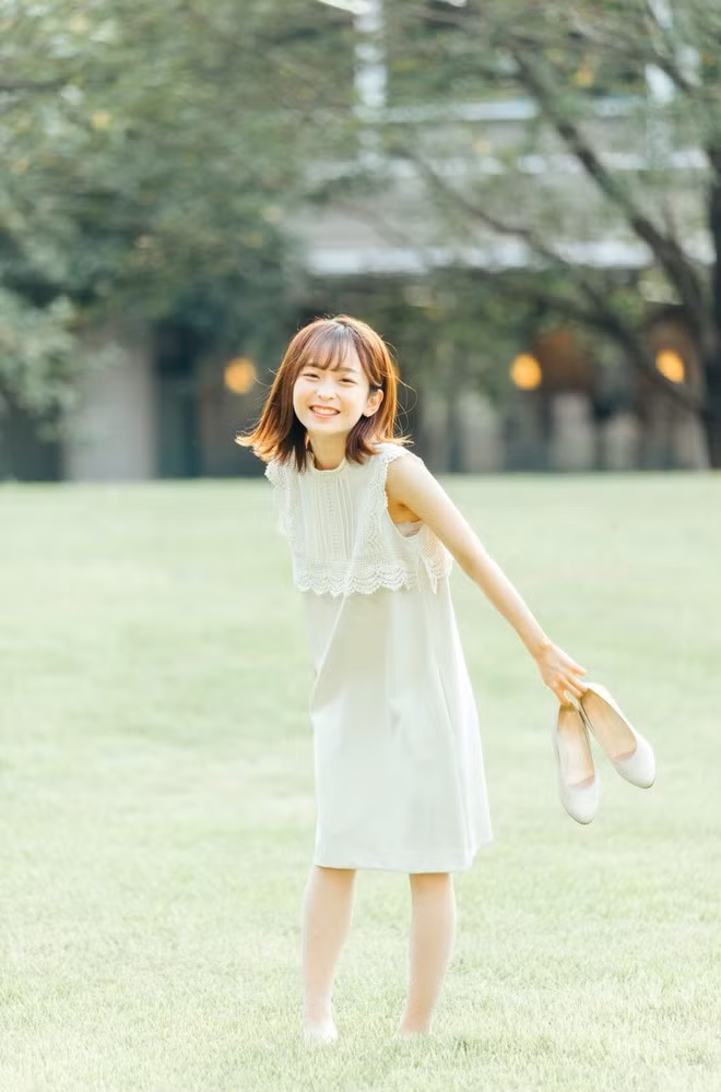 Không chỉ sở hữu nhan sắc trẻ con, phong cách ăn mặc của Obuchi Nonoka cũng cực kỳ đáng yêu. Thân hình nhỏ bé khiến cô nàng đặc biệt phù hợp với trang phục dễ thương của các bé gái.