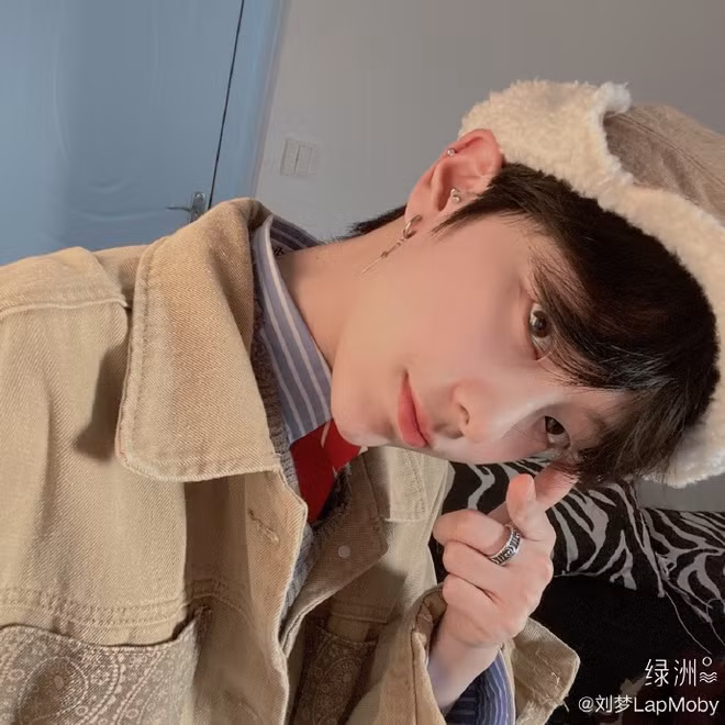 Trên mạng xã hội Trung Quốc, Lưu Mộng cực kỳ nổi tiếng, được nhiều bạn trẻ theo phong cách tom boy lấy làm hình mẫu lý tưởng. Không chỉ tại Trung Quốc, ở nhiều nước Châu Á như Nhật Bản, Hàn Quốc, Thái Lan,...nàng tom boy đình đám này cũng không phải là một gương mặt xa lạ.