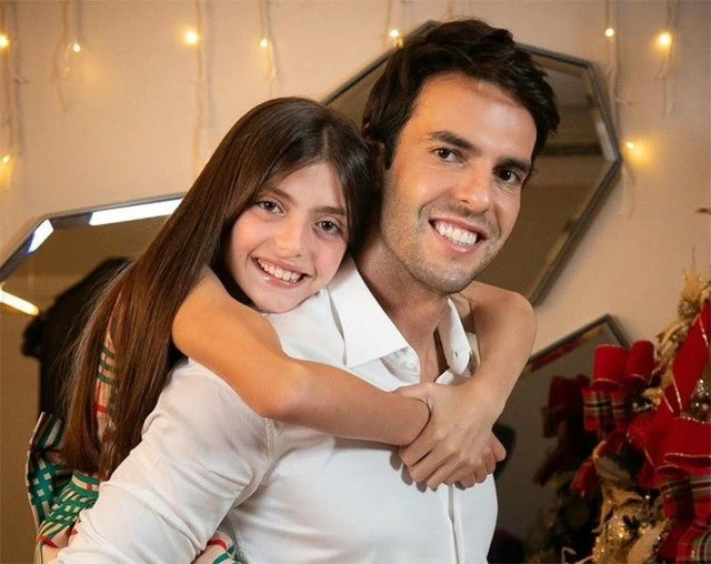 Kaka cùng con gái lúc bé.