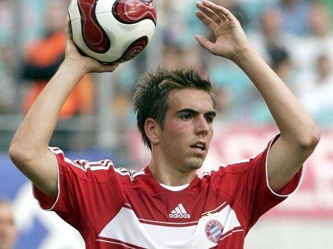 Philipp Lahm: Hậu vệ cánh kiêm tiền vệ phòng ngự này là đội trưởng các đội trẻ Bayern Munich giành chức vô địch Bundesliga cho lứa trẻ. Ngay từ năm 16 tuổi, Lahm đã được kỳ vọng sẽ là một thủ lĩnh của Bayern trong tương lai. Cựu HLV đội trẻ Bayern Hermann Hummels nói lúc đó: “Nếu Philipp Lahm không chơi ở Bundesliga thì không ai có thể”. Anh đeo băng đội trưởng đội B Bayern năm 17 tuổi và có trận ra mắt đội 1 hai năm sau đó.