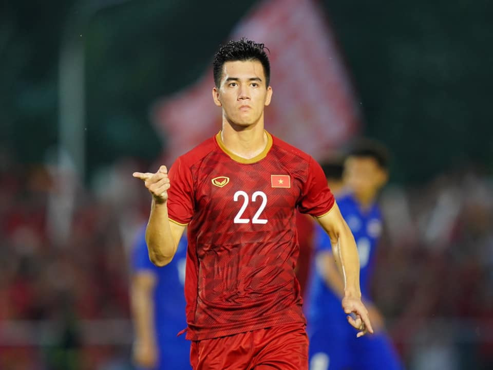 Tại SEA Games 30 tổ chức tại Philippines, Nguyễn Tiến Linh cùng với Hà Đức Chinh tạo thành cặp song sát khiến hàng thủ đối phương khiếp vía. Anh ghi được tổng cộng 7 bàn thắng, góp công lớn giúp đội tuyển Việt Nam giành HCV sau nhiều năm chờ đợi.