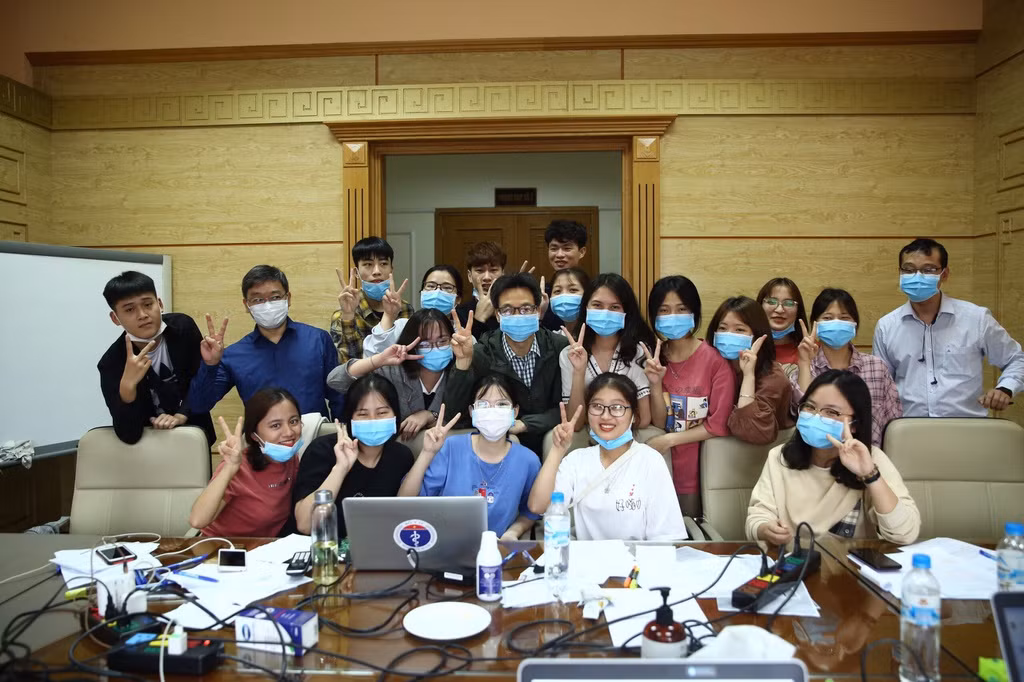 Nhom sinh vien DH Y te Cong cong tinh nguyen tham gia chong dich Covid-19-Hinh-5