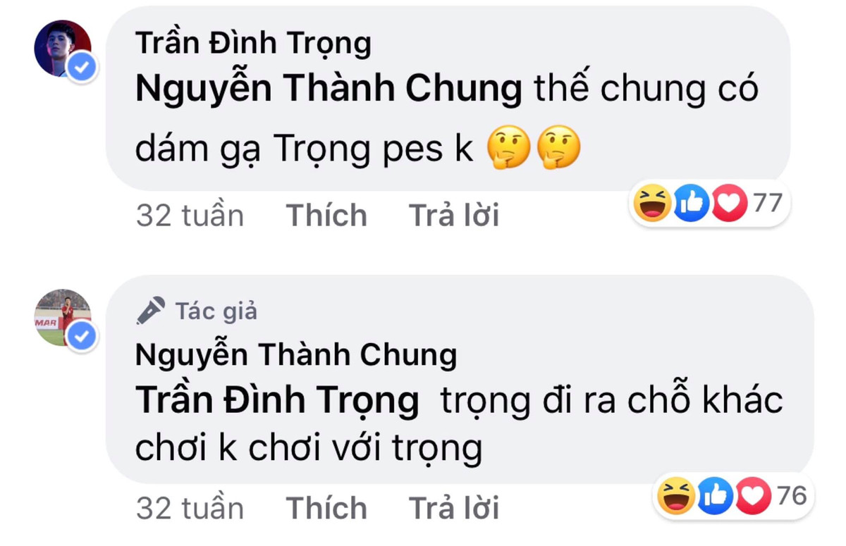 Dù đang cùng tập chung cho U23 Việt Nam nhưng Đình Trọng không quên lên mạng xã hội "cà khịa" Thành Chung. Cả hai cùng đang khoác áo của CLB Hà Nội và có mối quan hệ rất thân thiết.