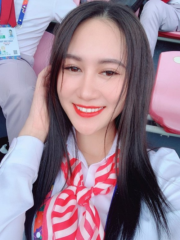 Minh Hằng cho biết đây là lần đầu tiên cô được tham gia một đại hội thể thao lớn như SEA Games. Trước đó hot girl đấu kiếm từng đoạt HCV tại giải Vô địch toàn quốc hồi tháng 8.