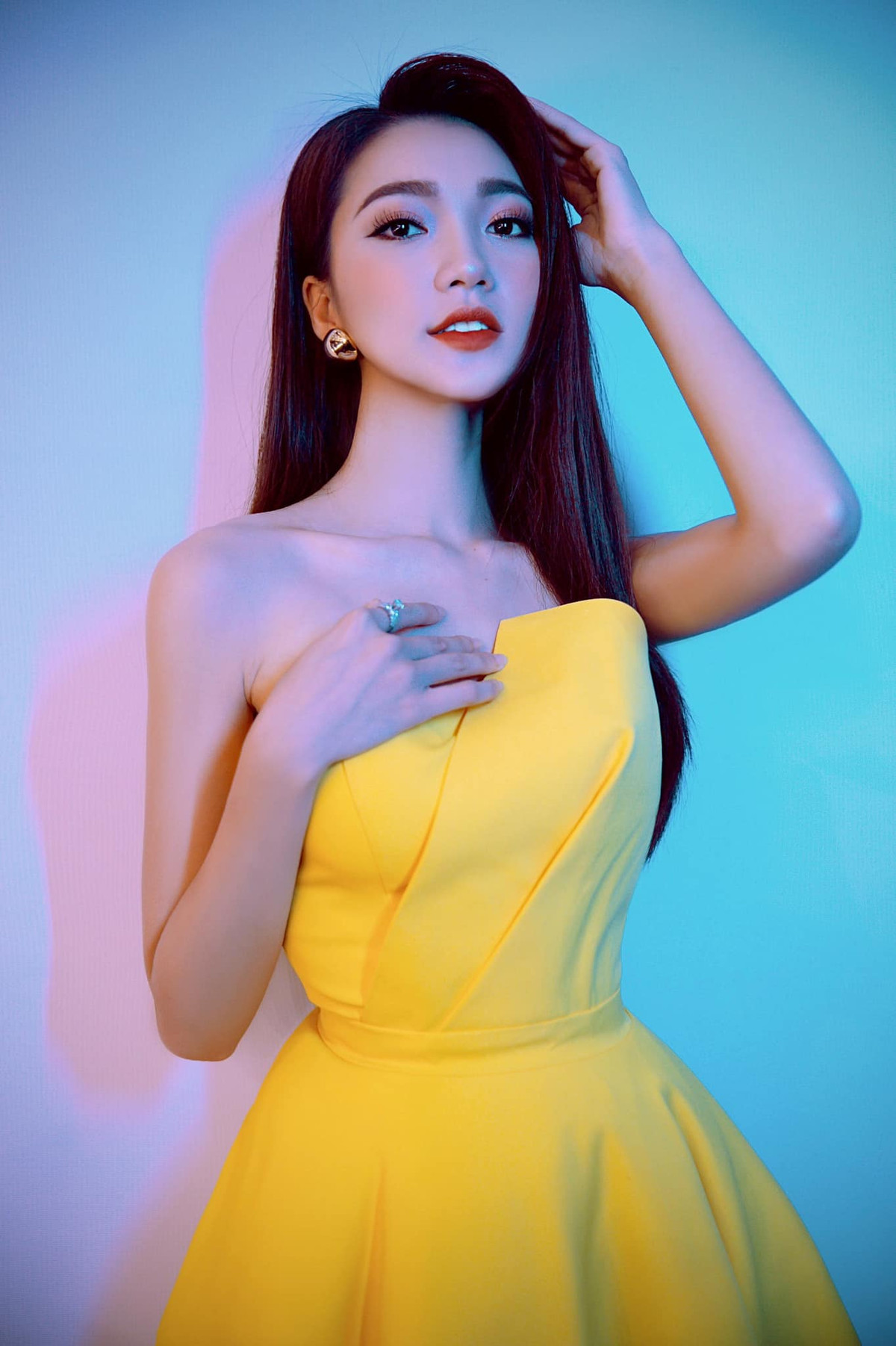 Top 10 Hoa hậu Hoàn vũ 2017 từng cho biết có chạnh lòng khi người yêu cũ đi lấy vợ.