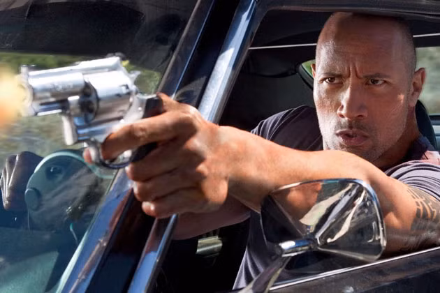 Dwayne Johnson bắt đầu tham gia serie phim hành động nổi tiếng Quá nhanh và quá nguy hiểm (Fast and Furious) từ phần 5 vào năm 2011.