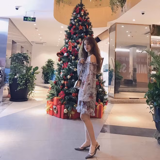 Kết hợp với chế độ ăn kiêng, tập luyện nghiêm túc, Mỹ Hạnh giảm được hơn 10kg, trở nên xinh đẹp, gợi cảm hơn trước rất nhiều.