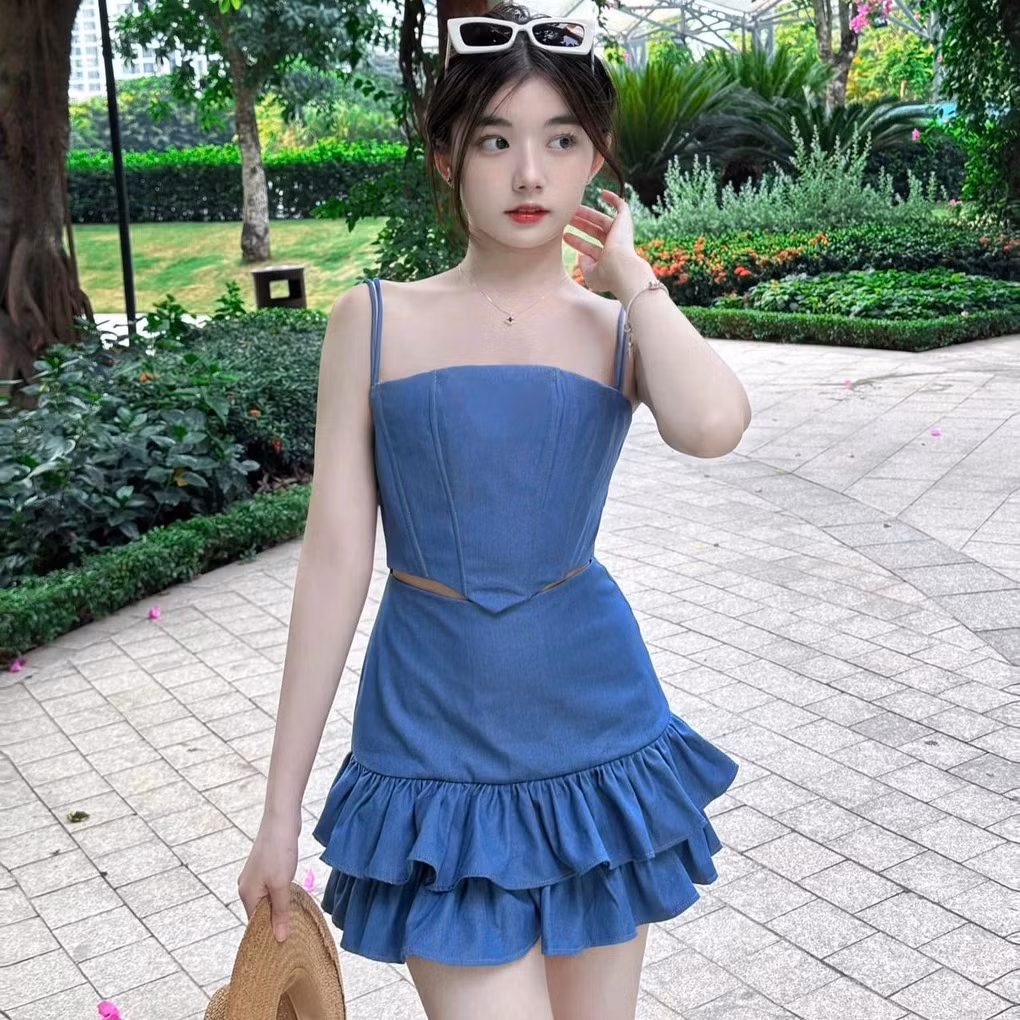 Có lợi thế về hình thể, cô nàng lấn sân sang lĩnh vực thời trang, nàng hot girl thường xuyên thay đổi nhiều phong cách khác nhau.