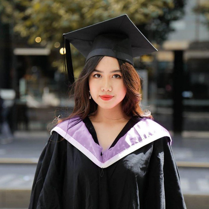 Beauty blogger này sinh ra và lớn lên ở Nga, cô đỗ đại học Khoa học Xã hội và Nhân văn TP Hồ Chí Minh nhưng nửa năm sau thì chuyển sang RMIT học ngành Business Marketing ở cả Việt Nam và Úc.