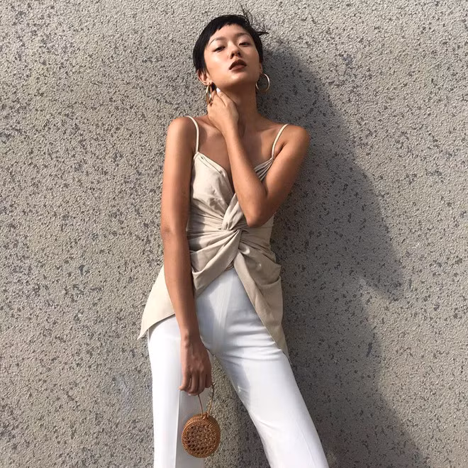 Dù không có vòng 1 khủng, nhưng Thu Anh vẫn được dân mạng nhận xét là gợi cảm với phong cách thời trang "chất, có gu".