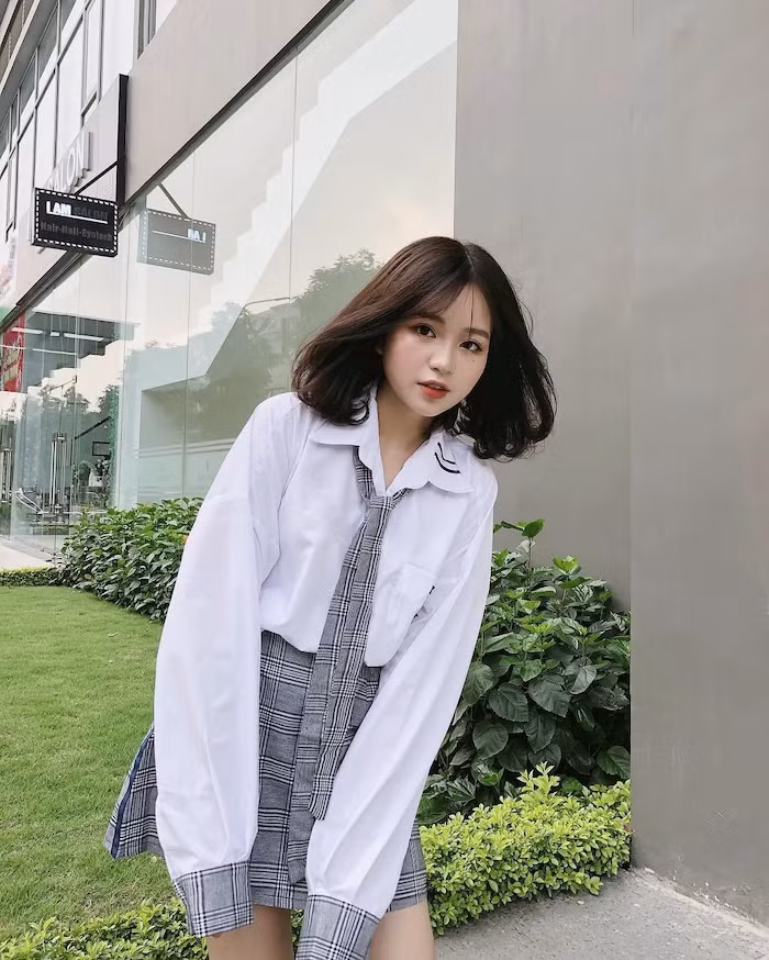 Dưới bài viết của Thanh Thủy, nhiều dân tình cũng xác nhận: ""Mình biết chị này. Chị tên Thủy, ở Hà Nội, làm mẫu ảnh nhé, đừng có đưa tin lung tung", "Thông tin sai lệch vừa phải thôi nhé, người trong hình là Thanh Thủy và cô ấy không hề ở Tiểu La như những gì bạn nói nhé" - Dân mạng bình luận bên dưới bài viết.