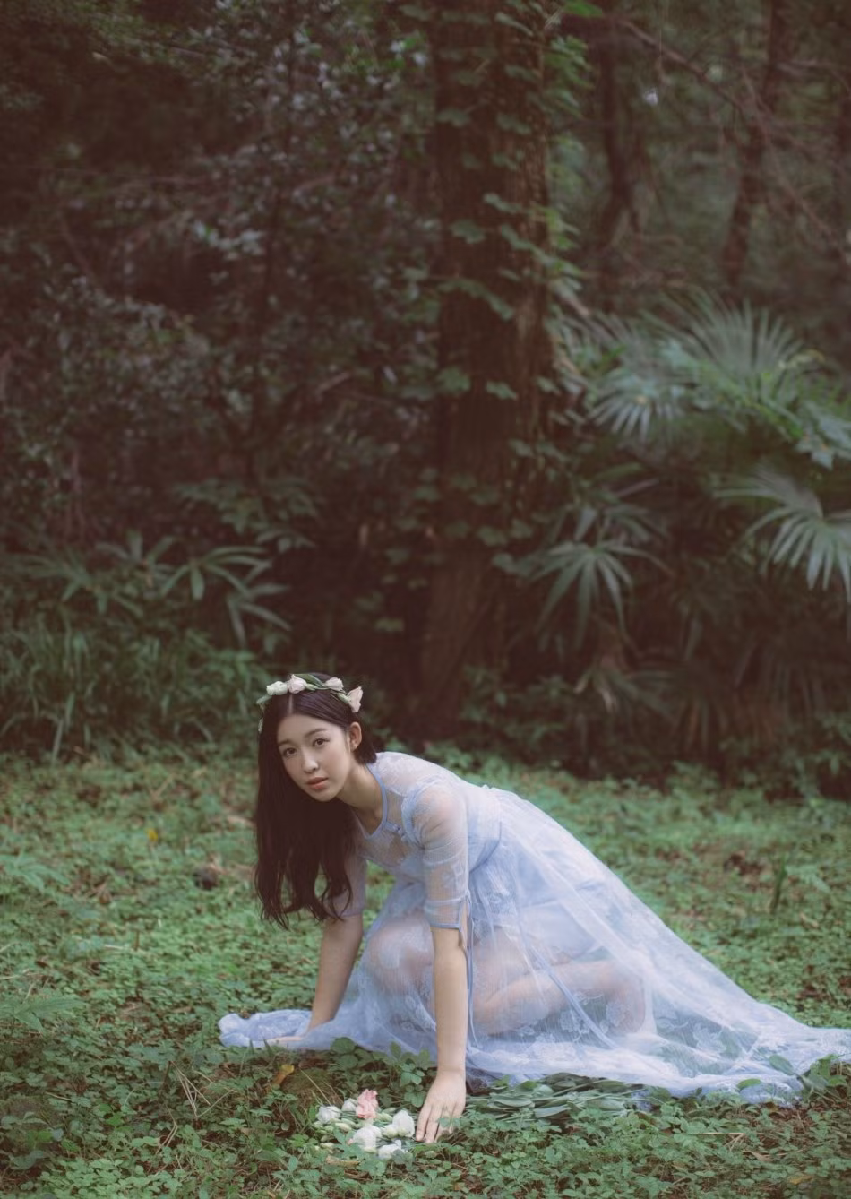 Năm 2013, cô nàng tham gia một cuộc thi sắc đẹp ở Giang Tô và đạt danh hiệu Á quân.