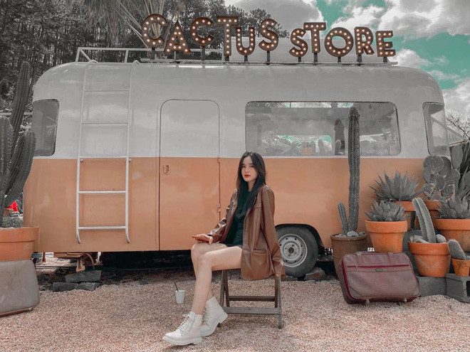 Dù vẻ bề ngoài thu hút như thế nhưng được biết, Nhi lại là người khá trầm tính và kín tiếng.