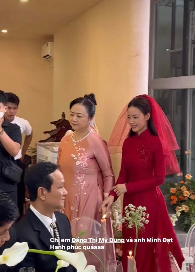 Sau nhiều ngày mong chờ, lễ vu quy của diễn viên Midu và thiếu gia Minh Đạt đã chính thức diễn ra vào sáng 23/6.