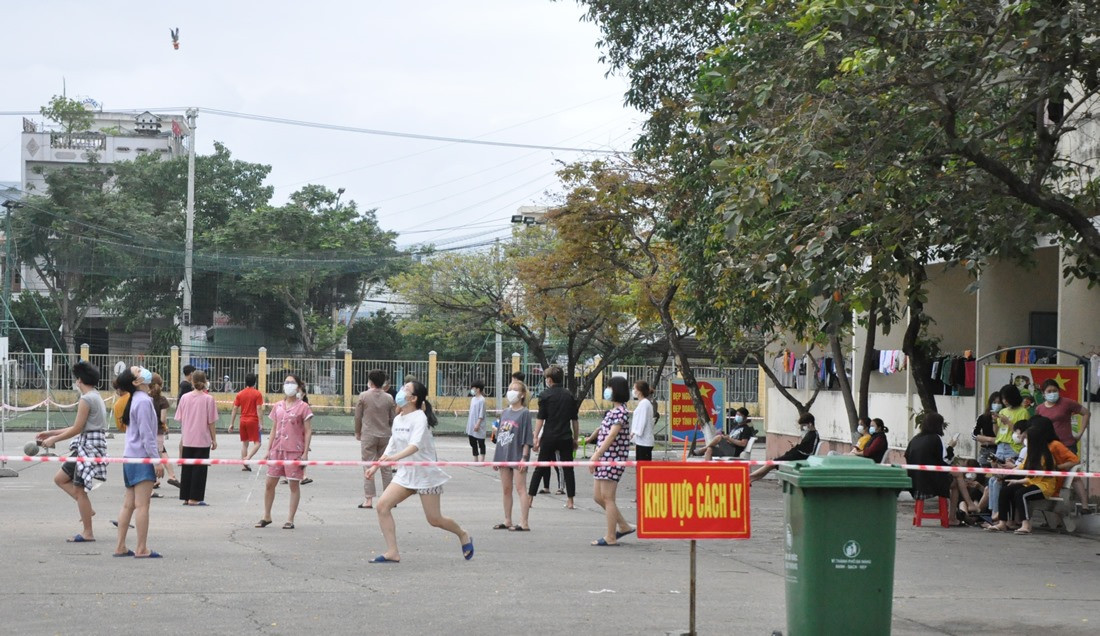 Mới đây, những hình ảnh trong một khu cách ly COVID-19 tập trung tại thành phố Đà Nẵng được chia sẻ trên mạng xã hội thu hút sự chú ý của dân mạng.